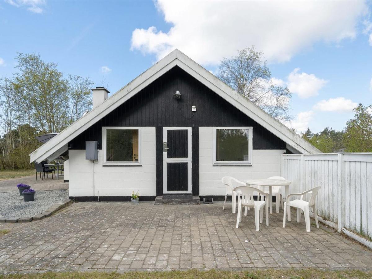 Holiday Home Arnfin - 160M From The Sea In Lolland- Falster And Mon By Interhome Rodby Exterior foto